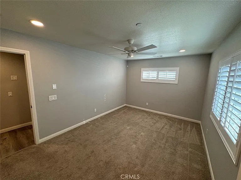 501 Villa Way — Photo 25