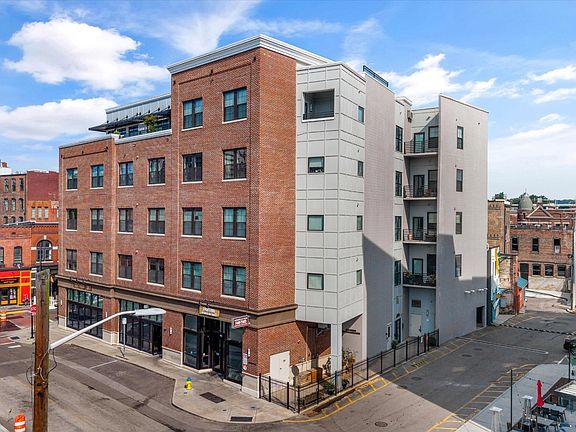 3rd image of 115 Willow Ave #404