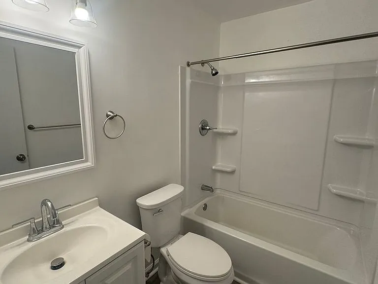 1125 Little Bay Ave — Photo 8