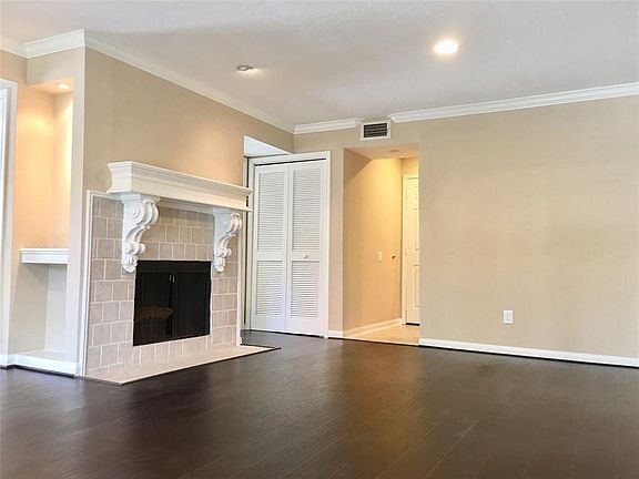 2nd image of 1880 White Oak Dr APT 113