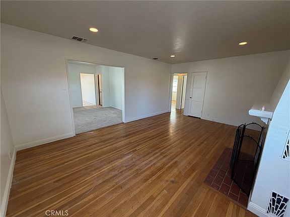 5th image of 917 Campus Ave