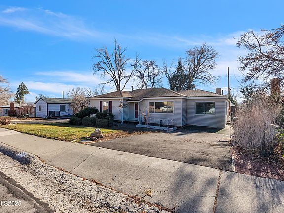 3rd image of 2050 N Lassen Dr
