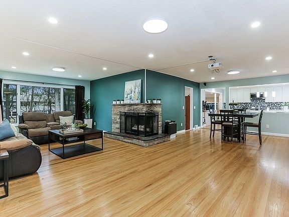 5th image of 52 Wilkin Dr