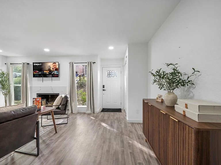 6413 Chimney Creek Cir #A-1 — Photo 3