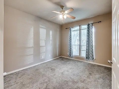 1st image of 4612 Oak Club Dr