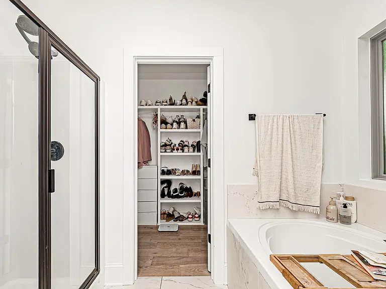 6650 Roux Dr — Photo 11