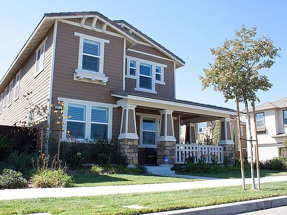3rd image of 371 Silktree Ave