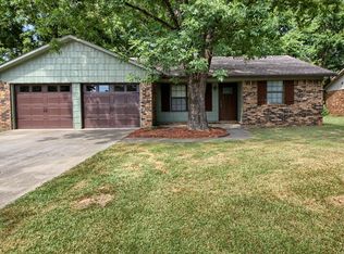 1812 University Dr, Russellville, AR 72801