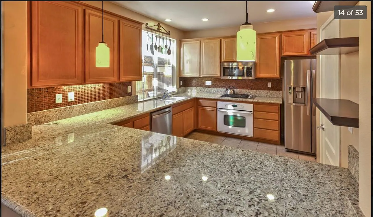 3 bed, 2.5 bath, 1803 sqft, $3,050 — Photo 2