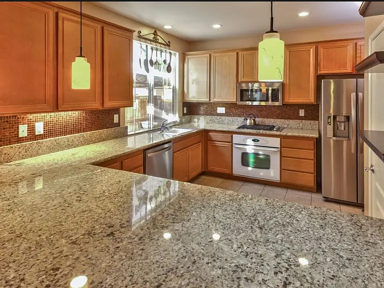 45769 Sierra Ct — Photo 2