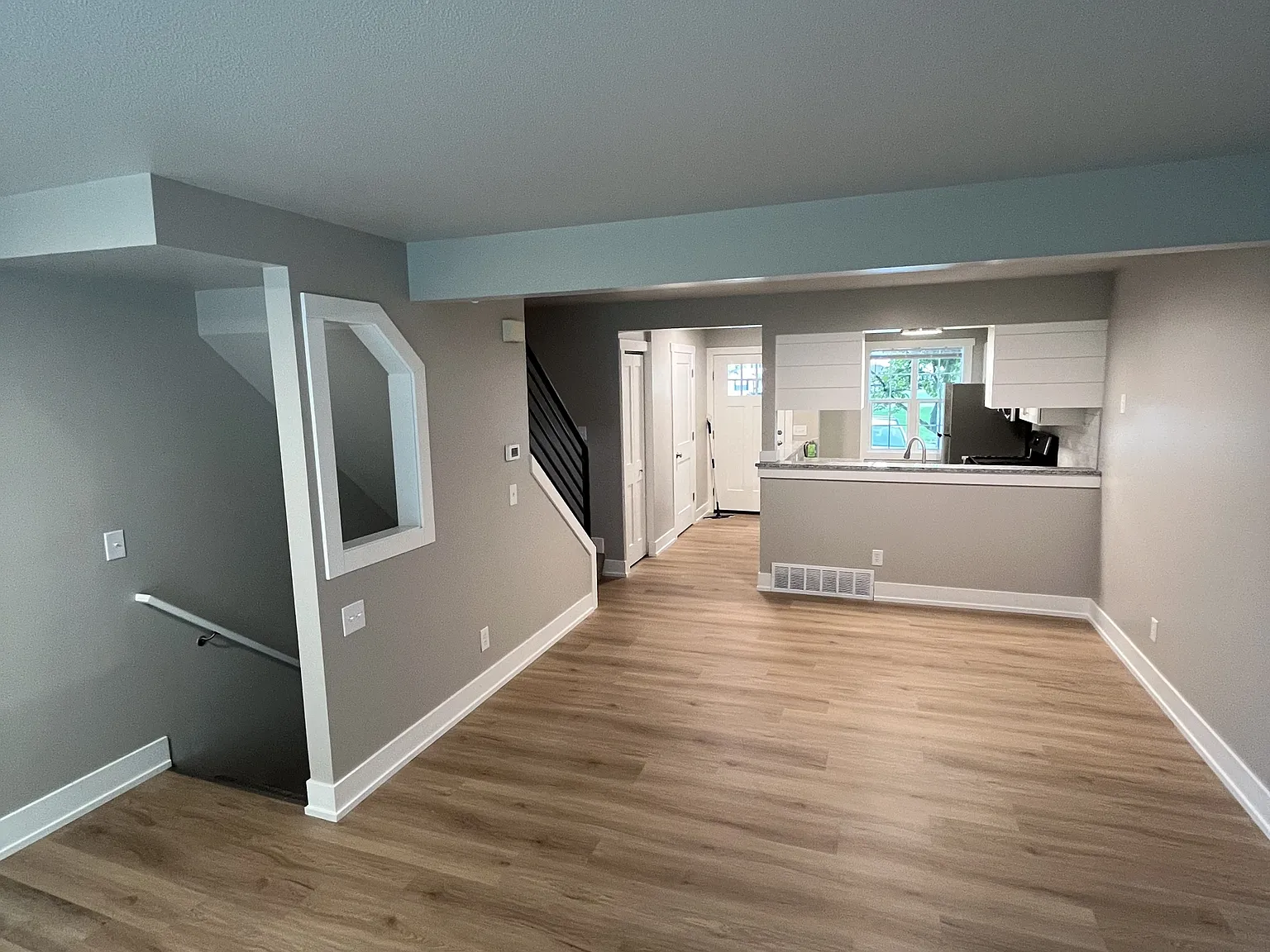 10 Family - Green Meadow Court - 8002 — Photo 4