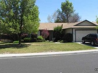 1827 Berkshire Dr, Sparks, NV