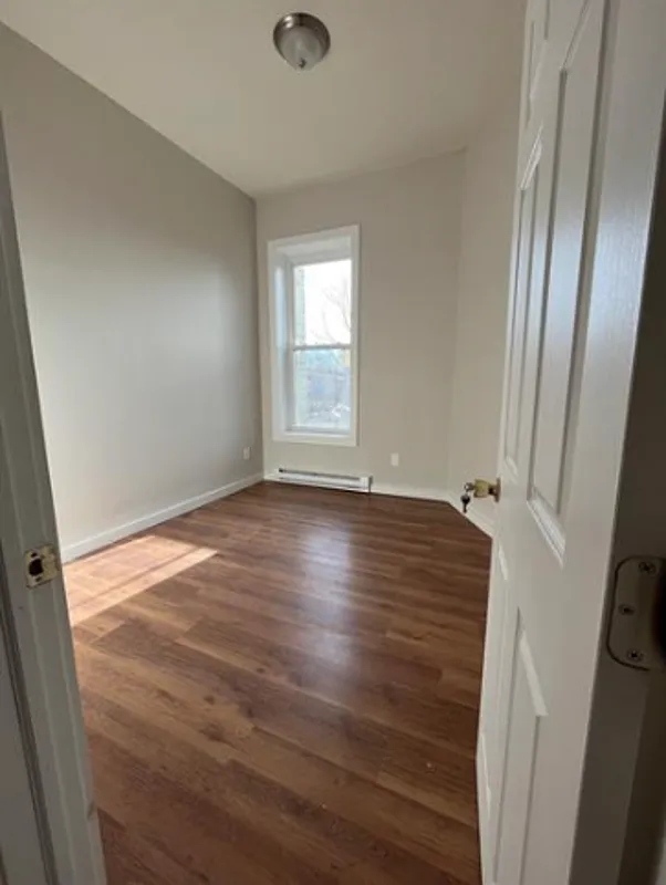 2 bed, 1.0 bath, $1,250 — Photo 4