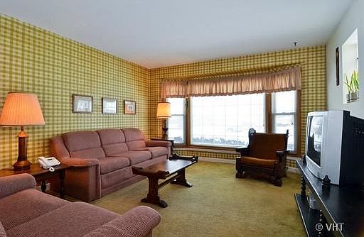 2nd image of 5129 W Greenleaf St