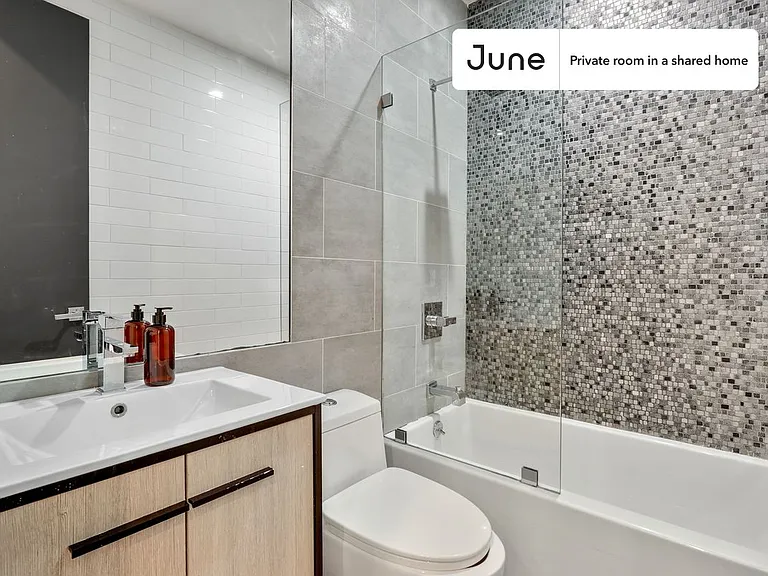 444 Franklin Ave #B — Photo 12
