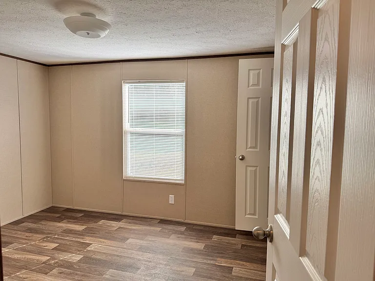 54346 Armstrong Rd — Photo 15