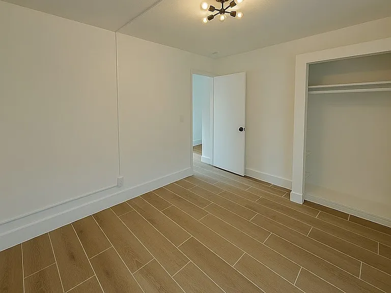 1600 Center St #B1 — Photo 4