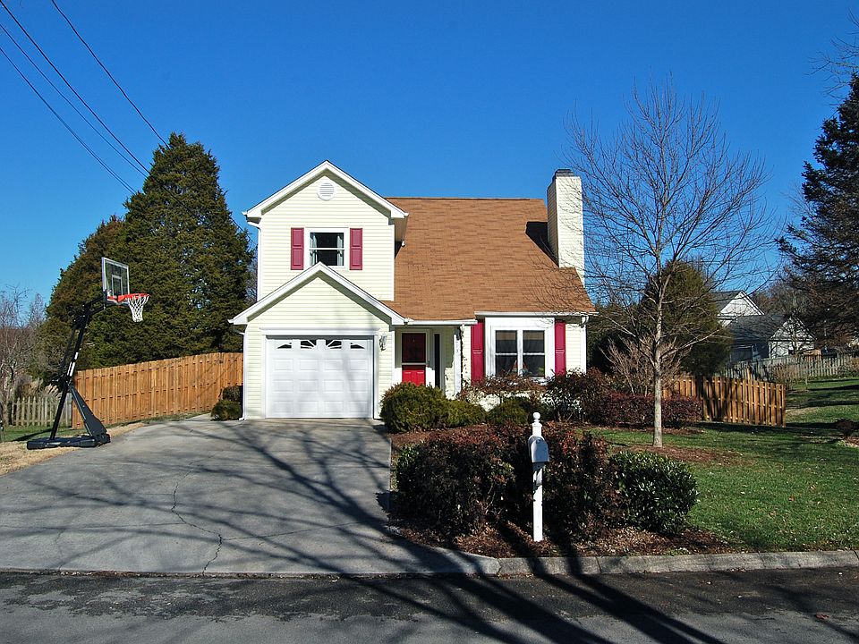1st image of 8813 Shoreham Blvd