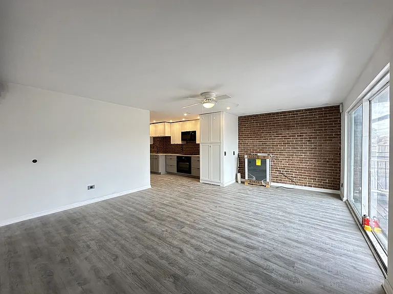 5947 W Montrose Ave #2R — Photo 7