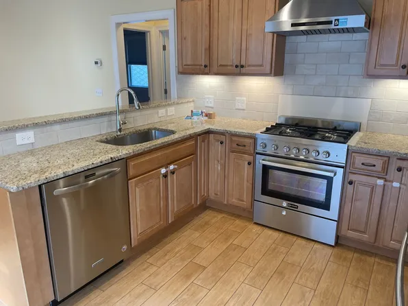 27-29 Elmway St, Providence, RI 02906