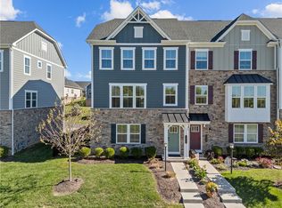 1050 Adair Ave, Valencia, PA 16059