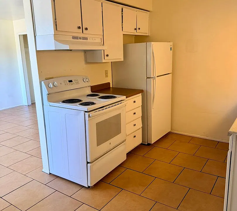 205 Alvarado Dr NE