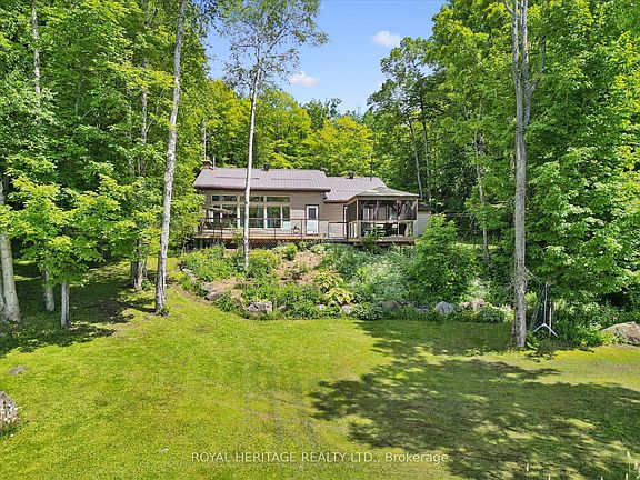 3rd image of 614 Sieber Rd E