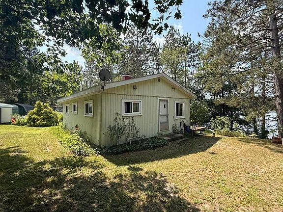 3rd image of 2215 Lake Dr