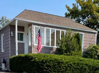 1817 NW 95th St, Seattle, WA 98117