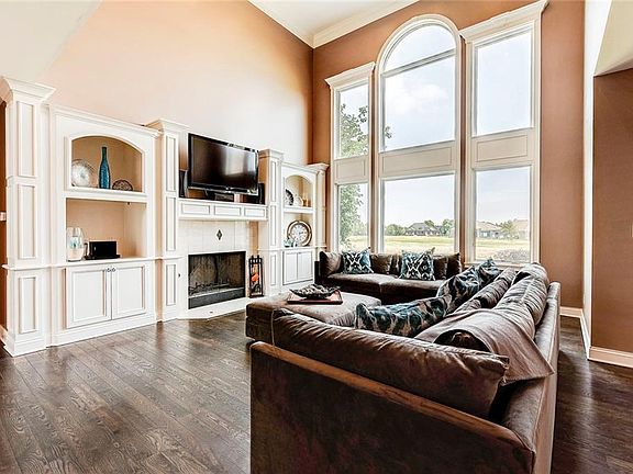 4th image of 11439 Golden Bear Way