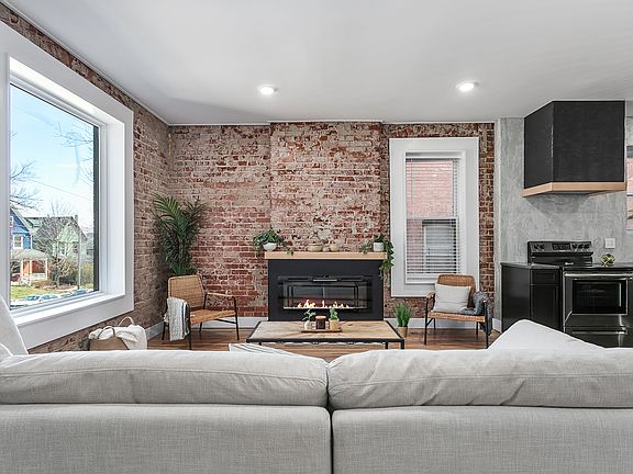 4th image of 1822 Summit St Unit A