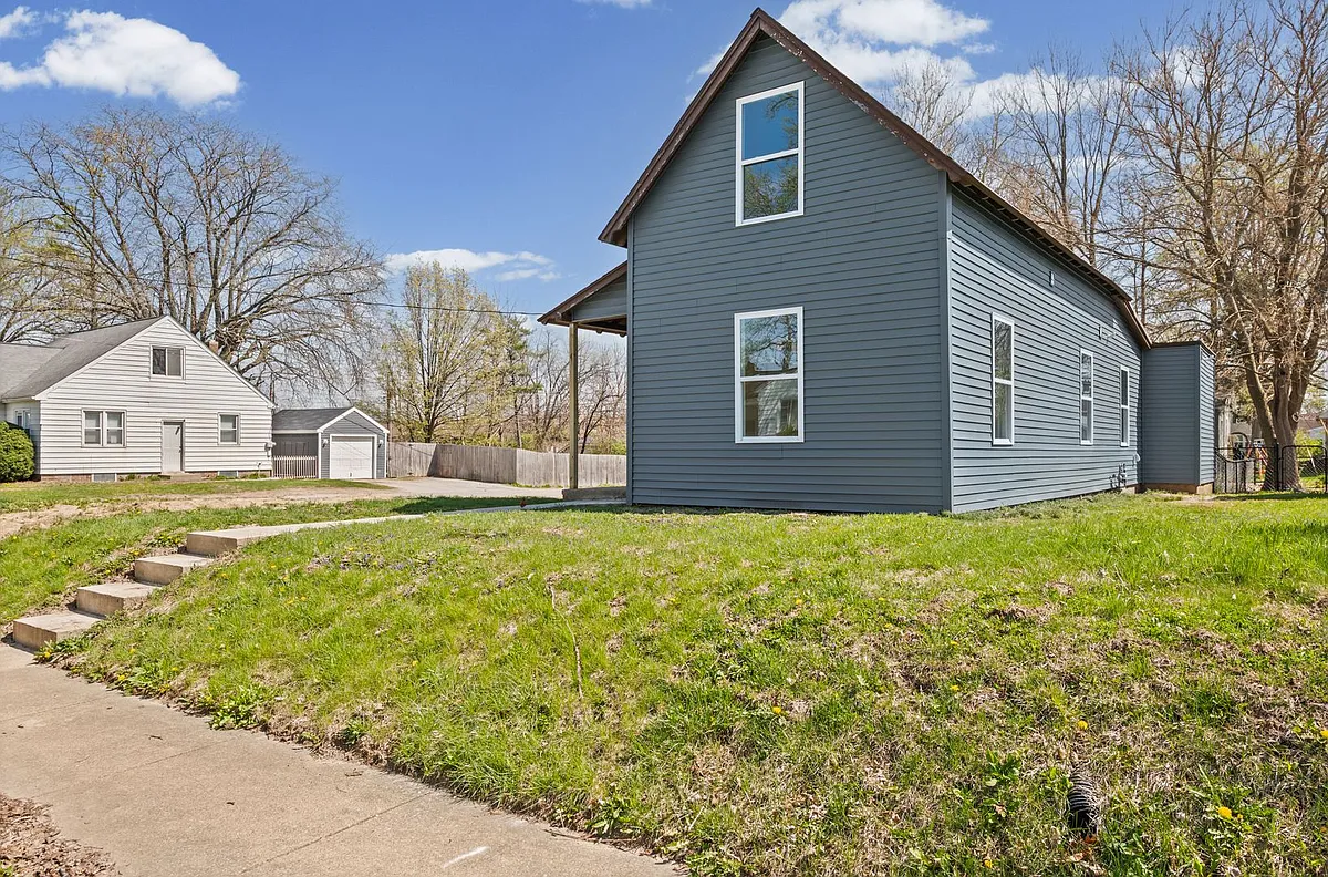 Building Photo - 327 N 23rd St