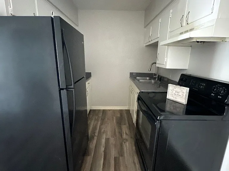 204 N 6th St #2 — Photo 11