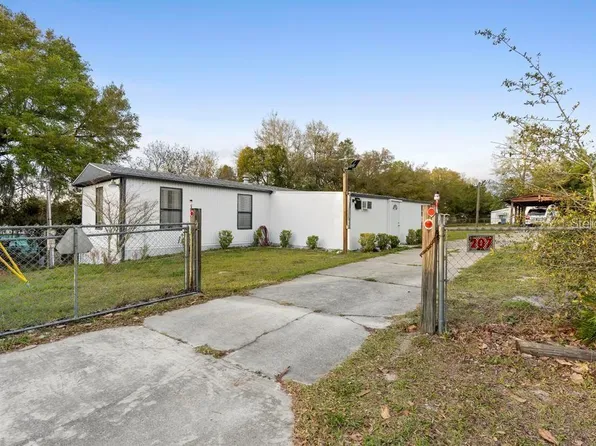 207 Robin Hood Dr, Deland, FL 32724