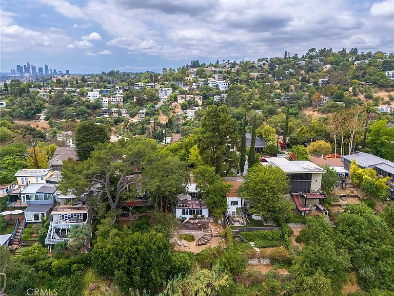 526 Crane Blvd — Photo 24