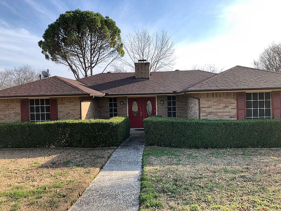 1st image of 2106 Blueridge Dr