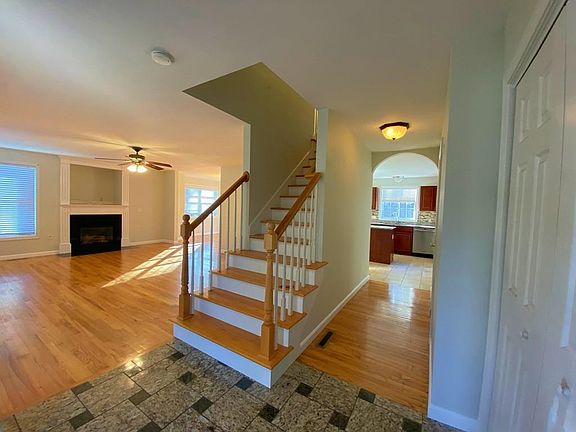 2nd image of 90 Pinecrest Dr
