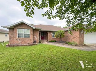 431 S Yellowwood Dr, Springfield, MO 65809