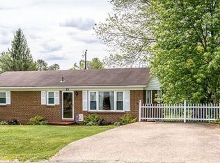 15 Blue Ridge Dr, Weyers Cave, VA 24486