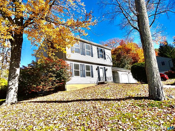 2nd image of 55 Wedgewood Drive