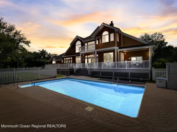 1061 Bayview Avenue, Bayville, NJ 08721