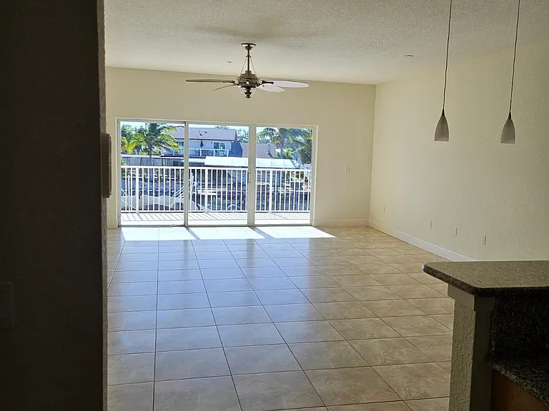9929 Manatee Ave W — Photo 8