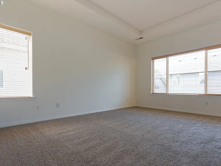 1435 NE Setting Sun Dr — Photo 26