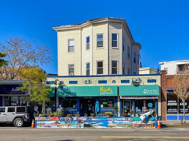 1st image of 381 Centre St #3