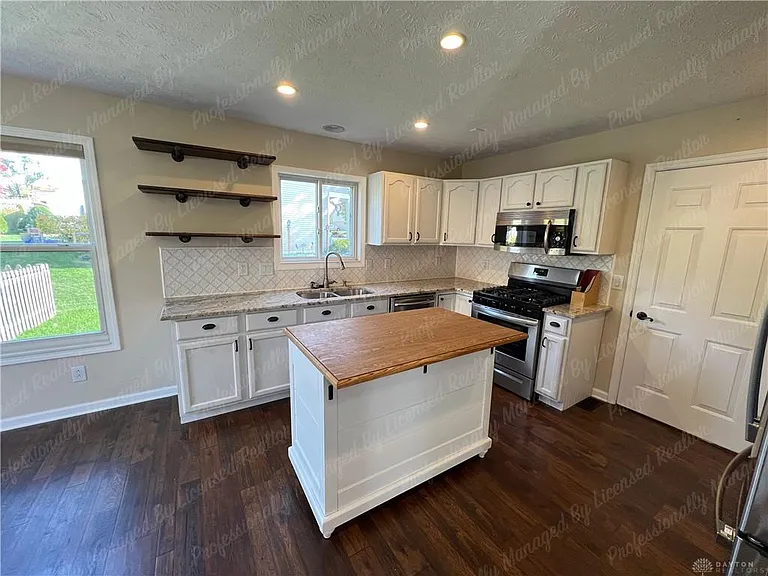 1131 Windsong Trl — Photo 10