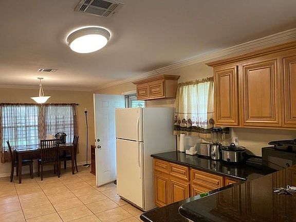 5th image of 4808 Kendall Dr
