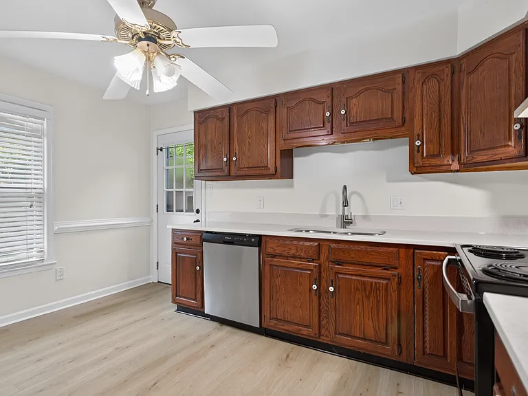 1901 Stillwood Ln — Photo 18
