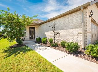 924 Hidden Eddy Dr, McKinney, TX 75071