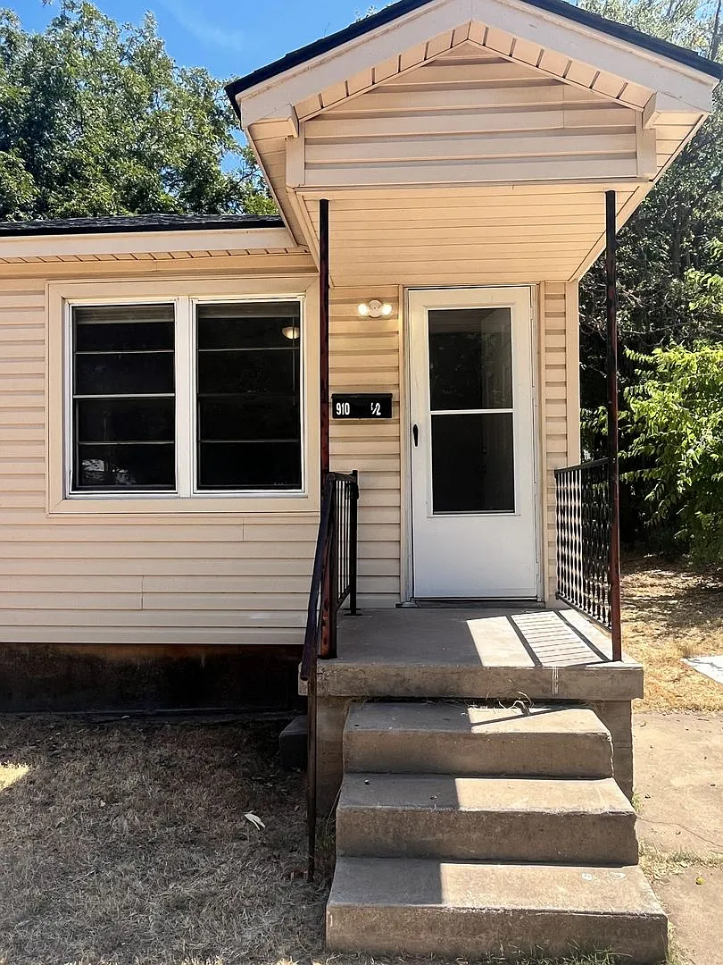 1 Bed 1 Bath, Lawton 50% Off First Month Rent — Photo 1