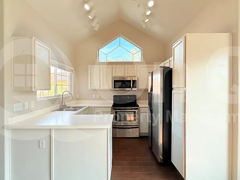1633 E Lakeside Dr #80 — Photo 4